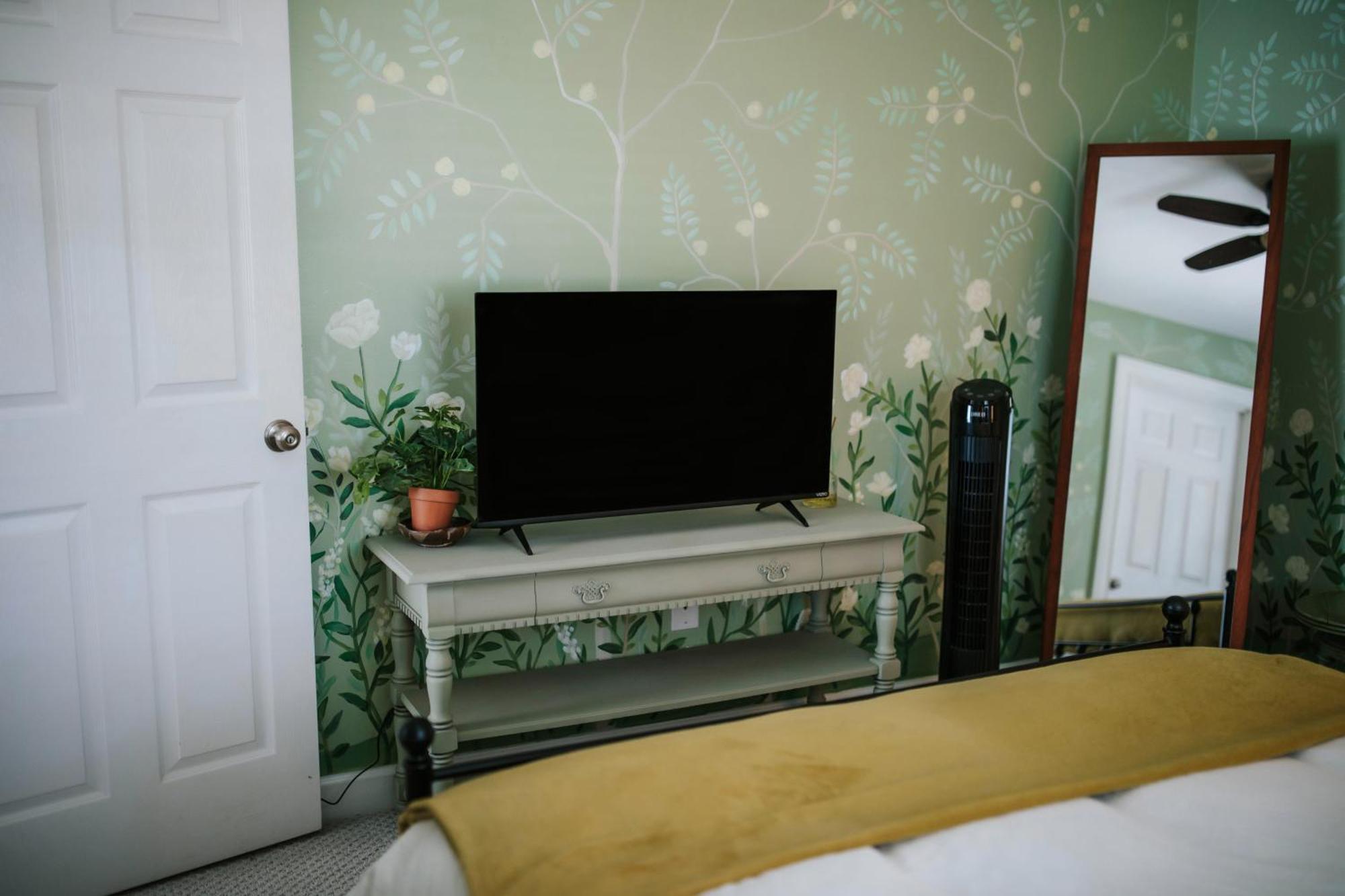 Cozy Cottage - Walk To Campus, Stadium, Downtown Атенс Екстериор снимка