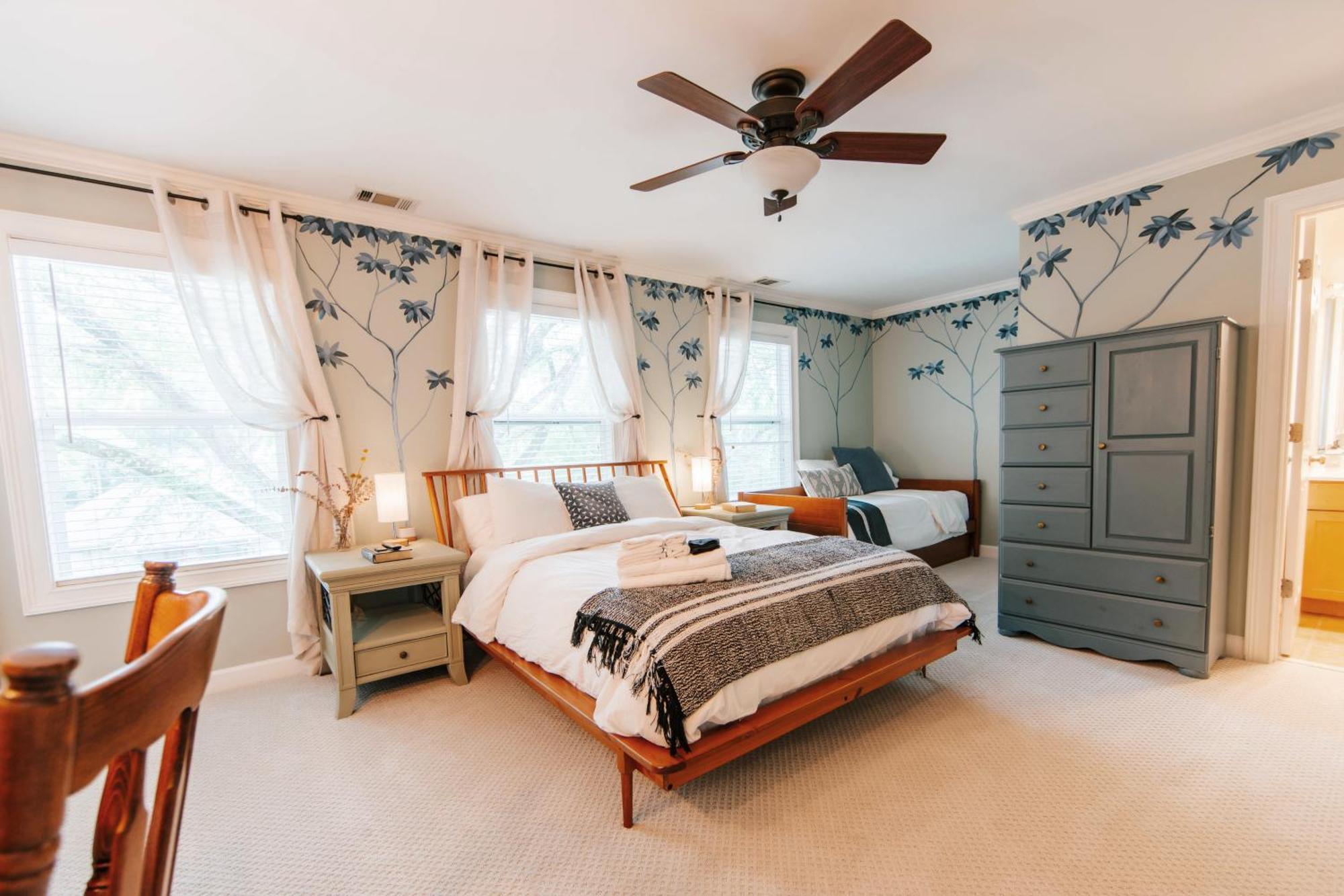 Cozy Cottage - Walk To Campus, Stadium, Downtown Атенс Екстериор снимка